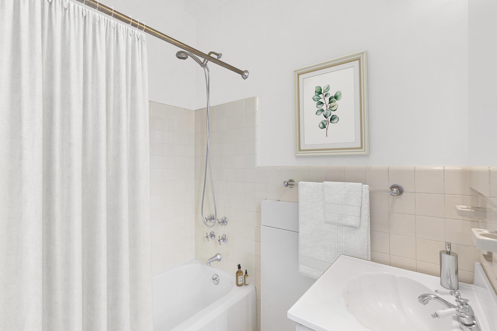 969 Park Avenue 7-A