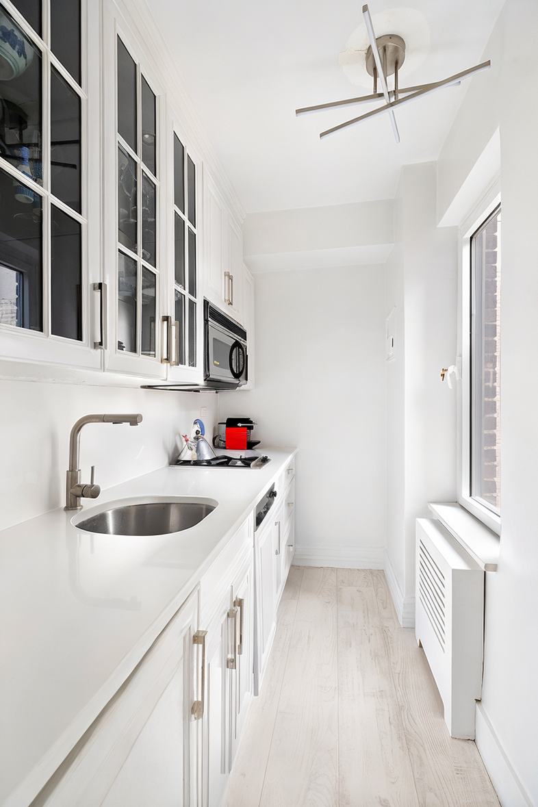 750 PARK Avenue 16D