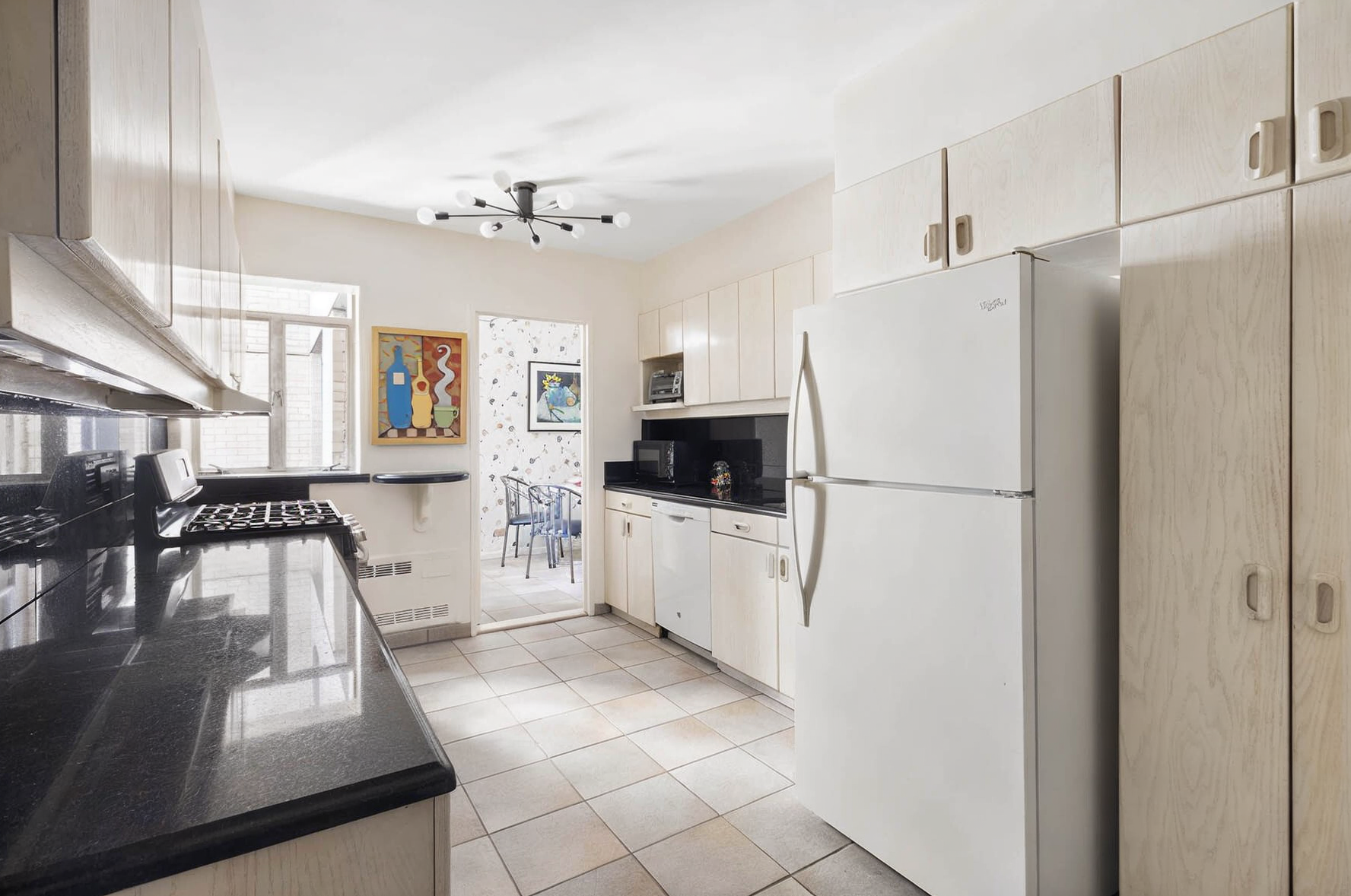 35 SUTTON Place 11A