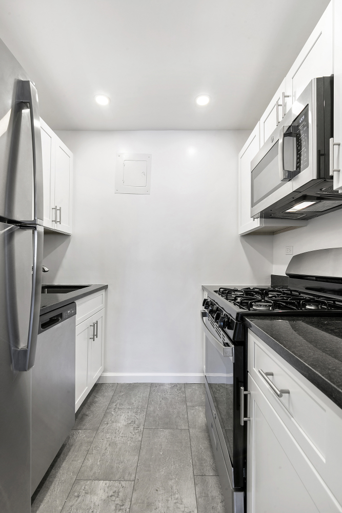 320 E 58TH Street 3F