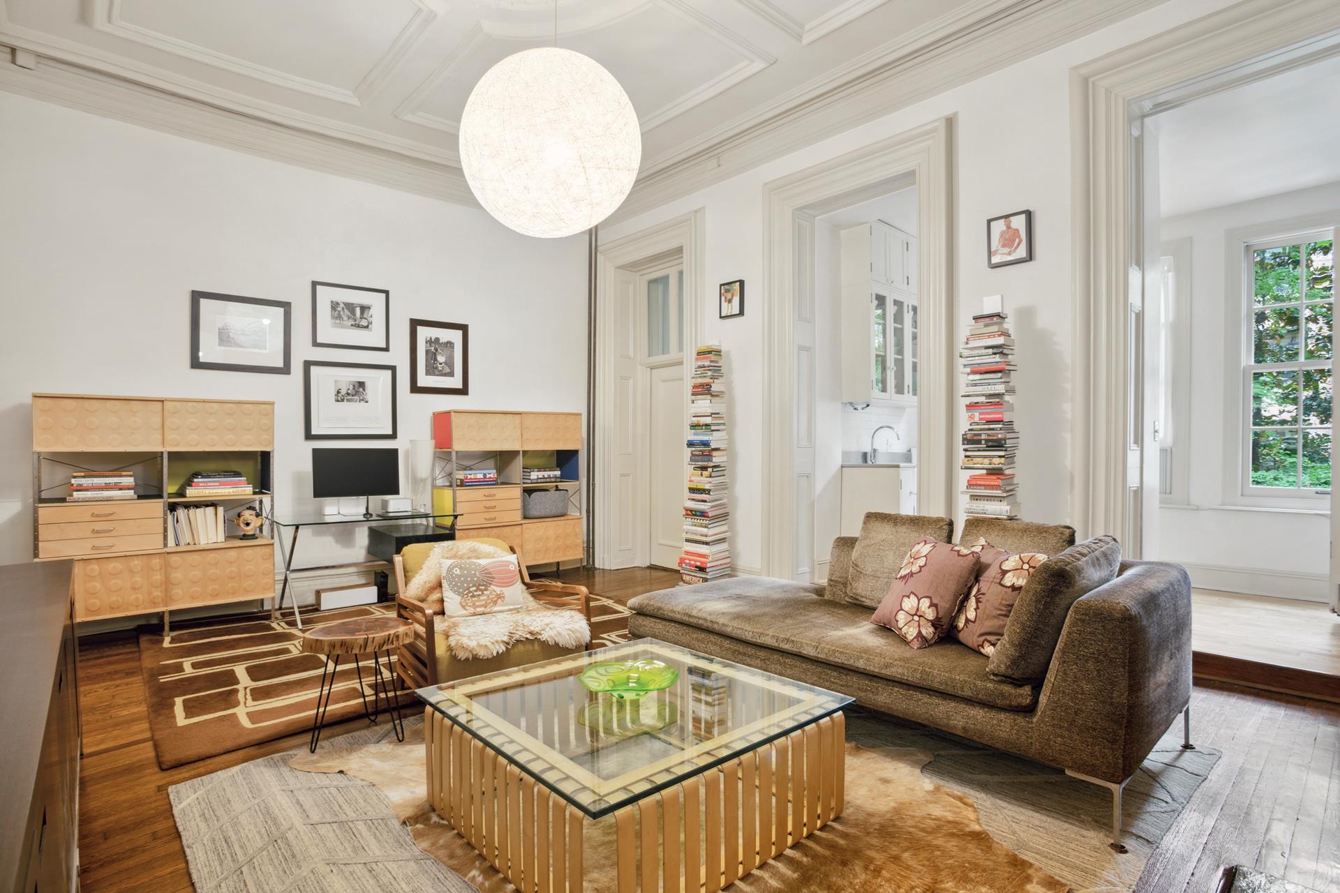 44 W 12TH Street 2R