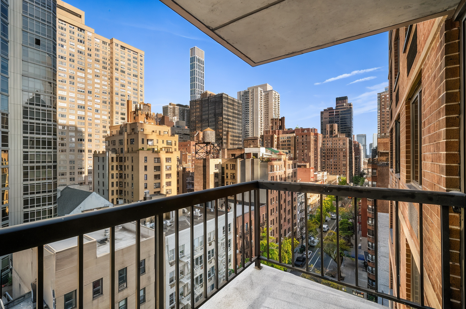 300 E 54TH Street 10J