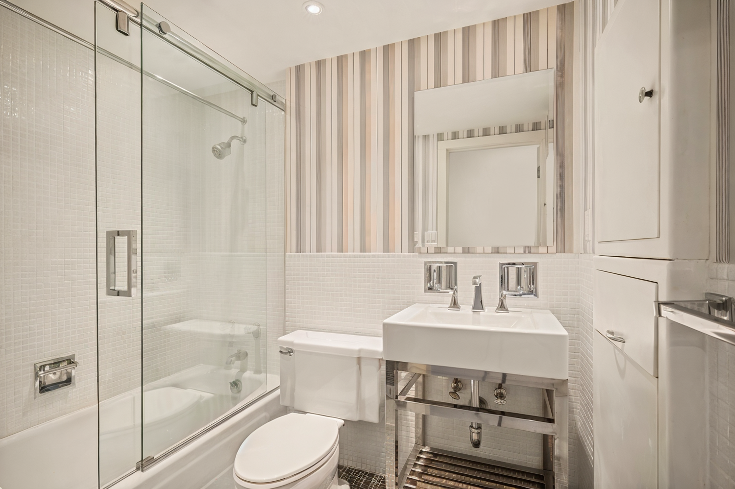 190 E 72ND Street 34CD