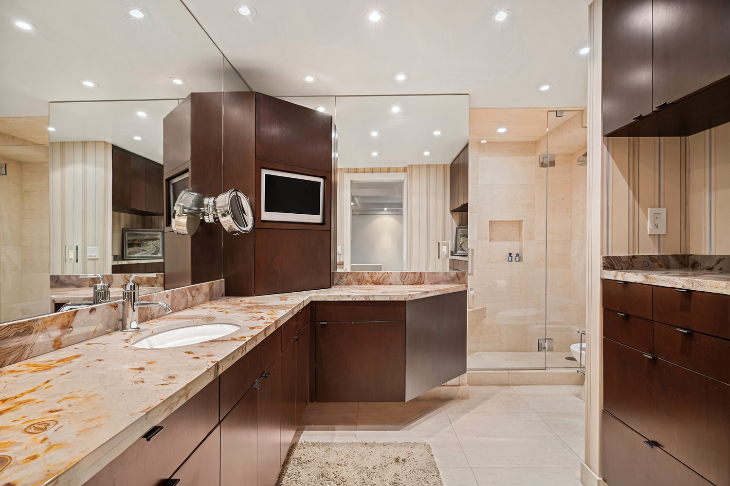 190 E 72ND Street 34CD