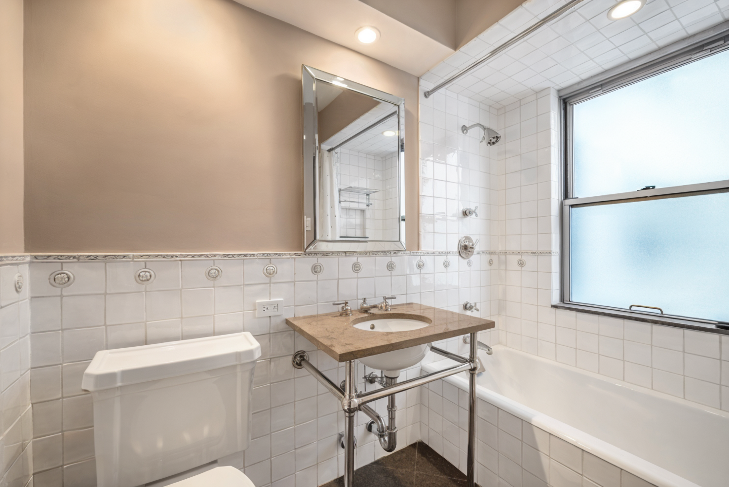 400 E 56TH Street 9L