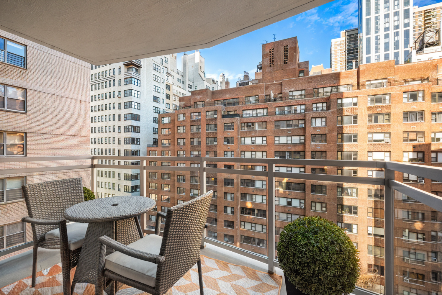 400 E 56TH Street 9L