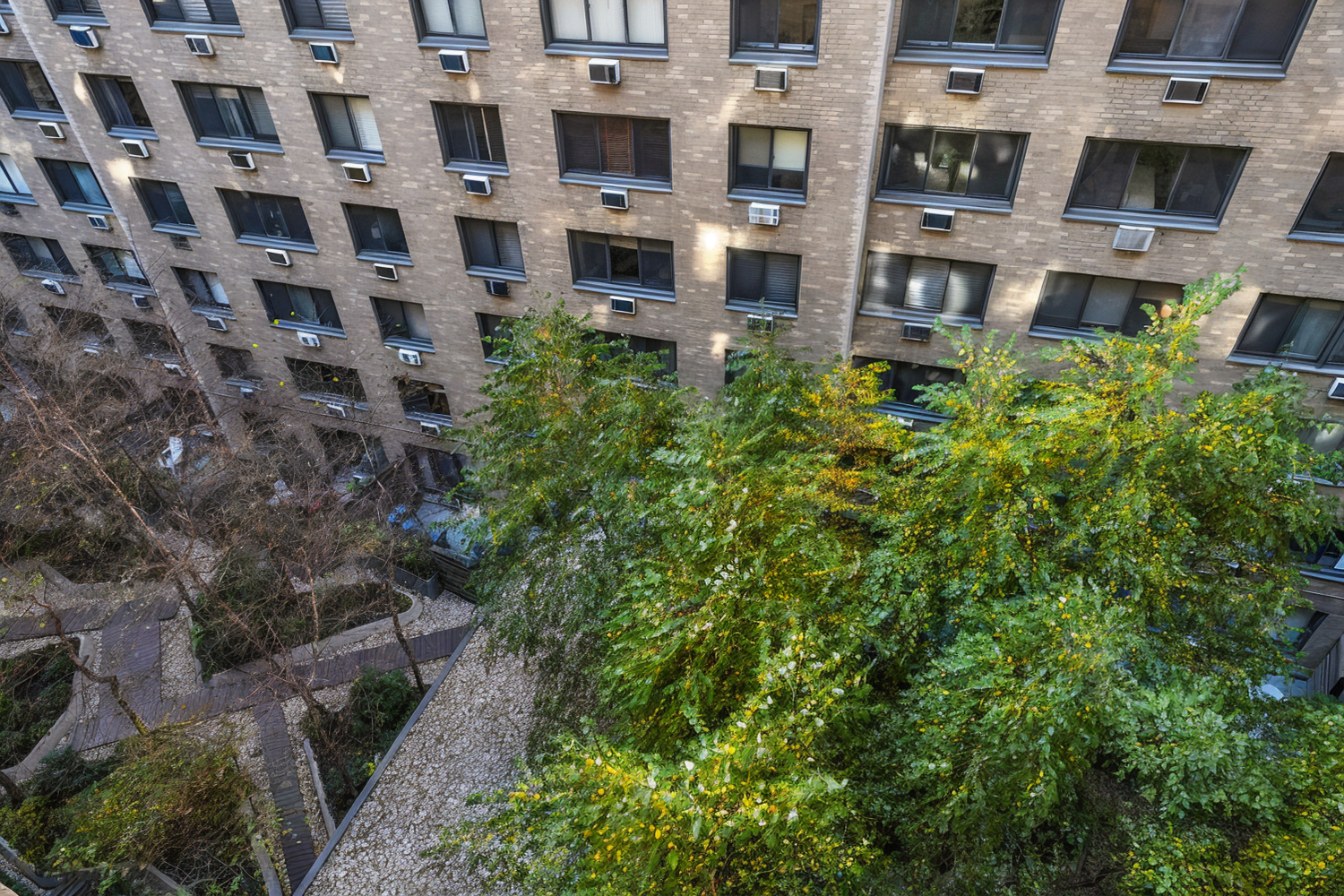 16 W 16TH Street 8LS