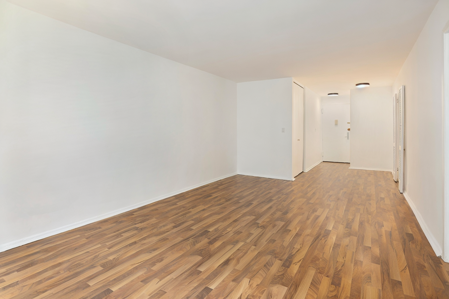 16 W 16TH Street 8LS