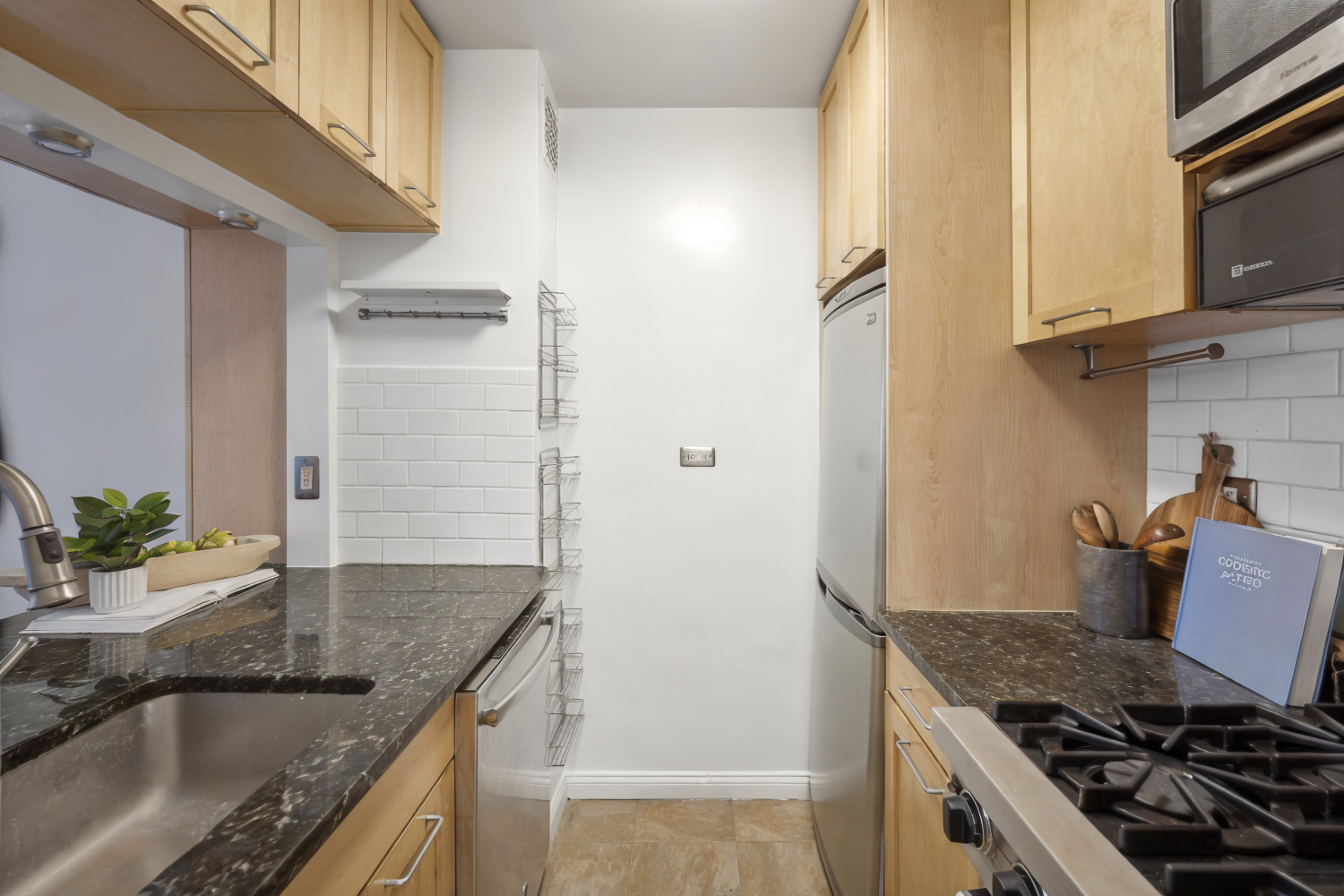 200 E 27TH Street 1E