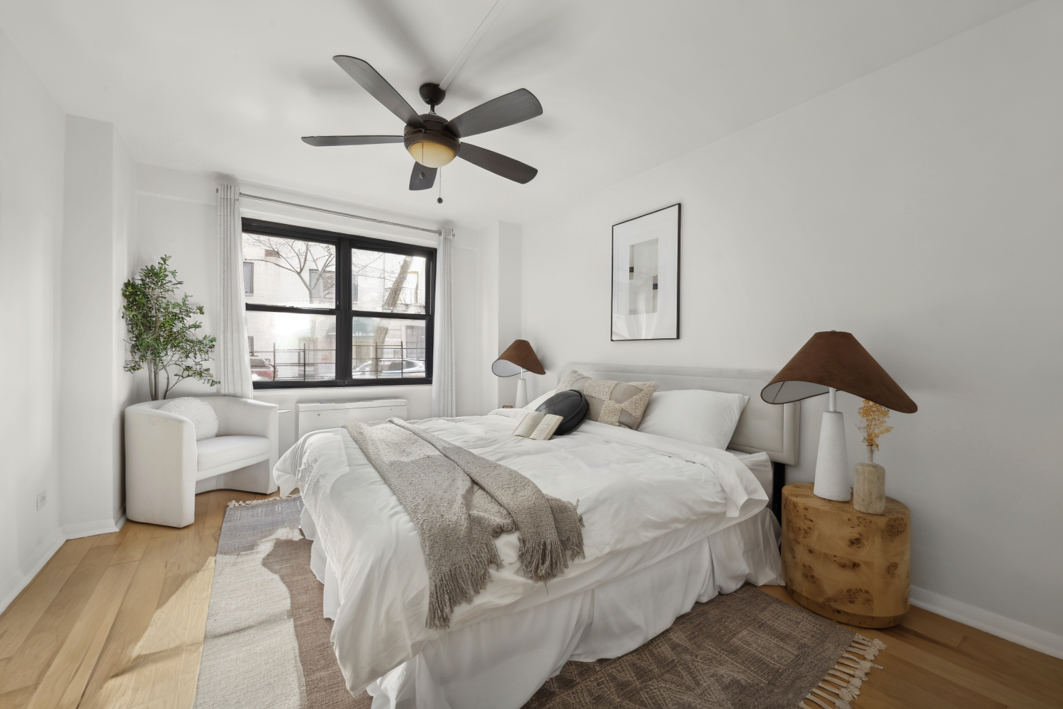 200 E 27TH Street 1E