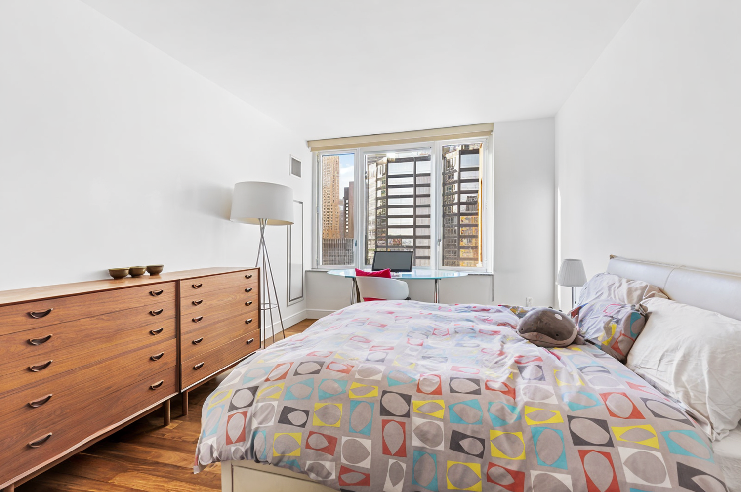 250 E 53RD Street 3004