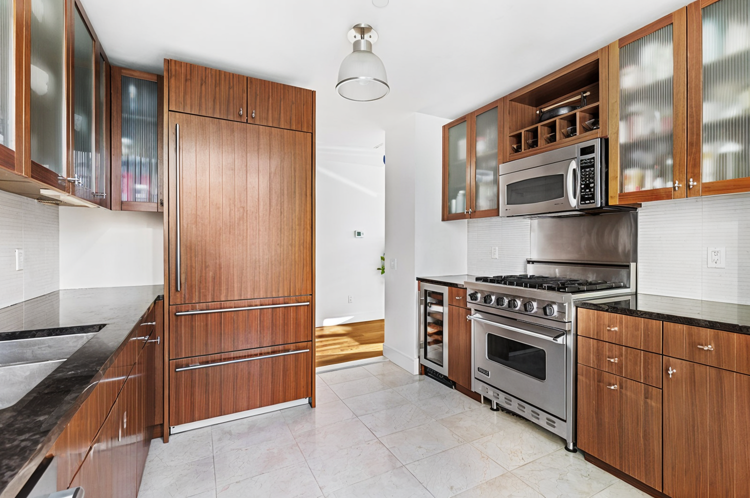 250 E 53RD Street 3004