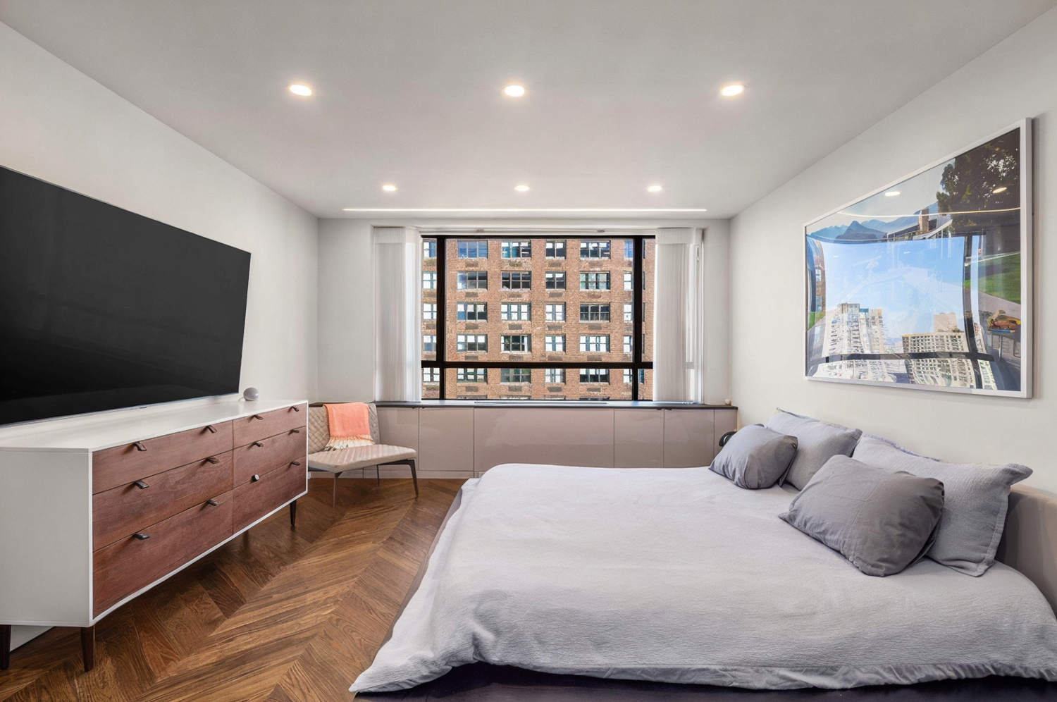 190 E 72ND Street 31B