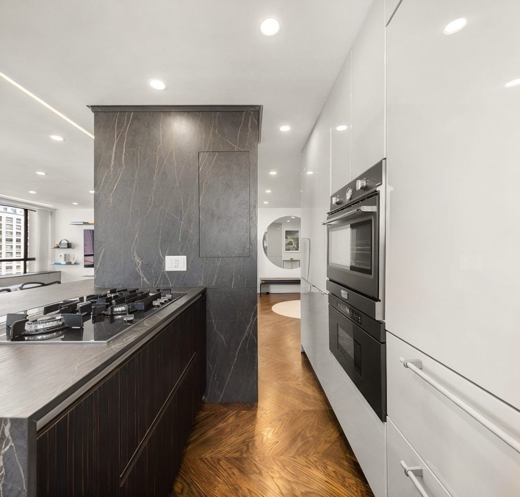 190 E 72ND Street 31B
