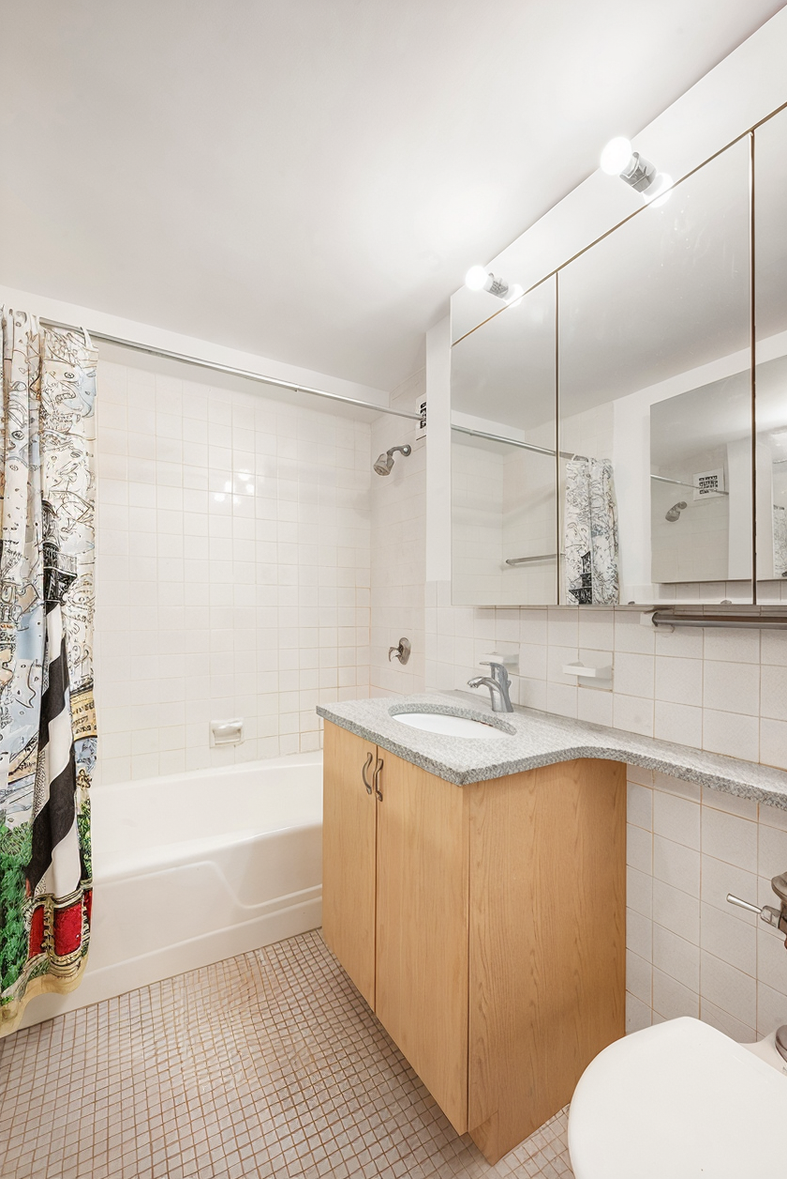 200 E 57TH Street 9G