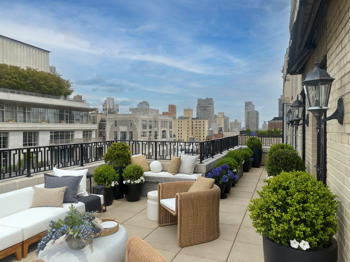 895 PARK Avenue 16/17/18A