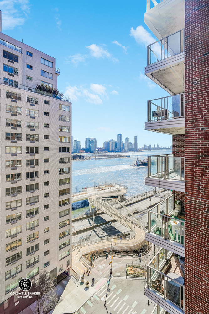 50 SUTTON Place S 14G