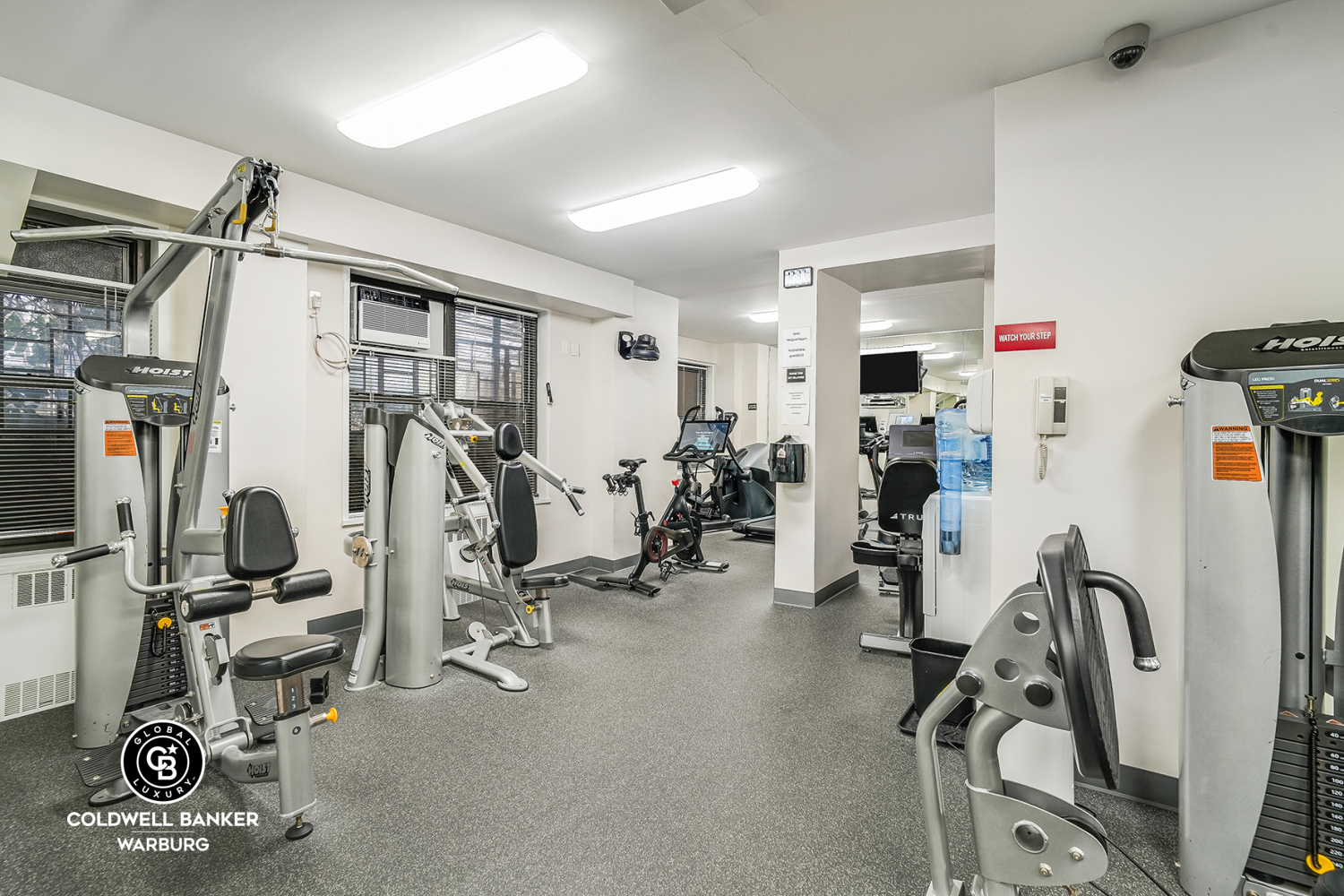 50 SUTTON Place S 14G