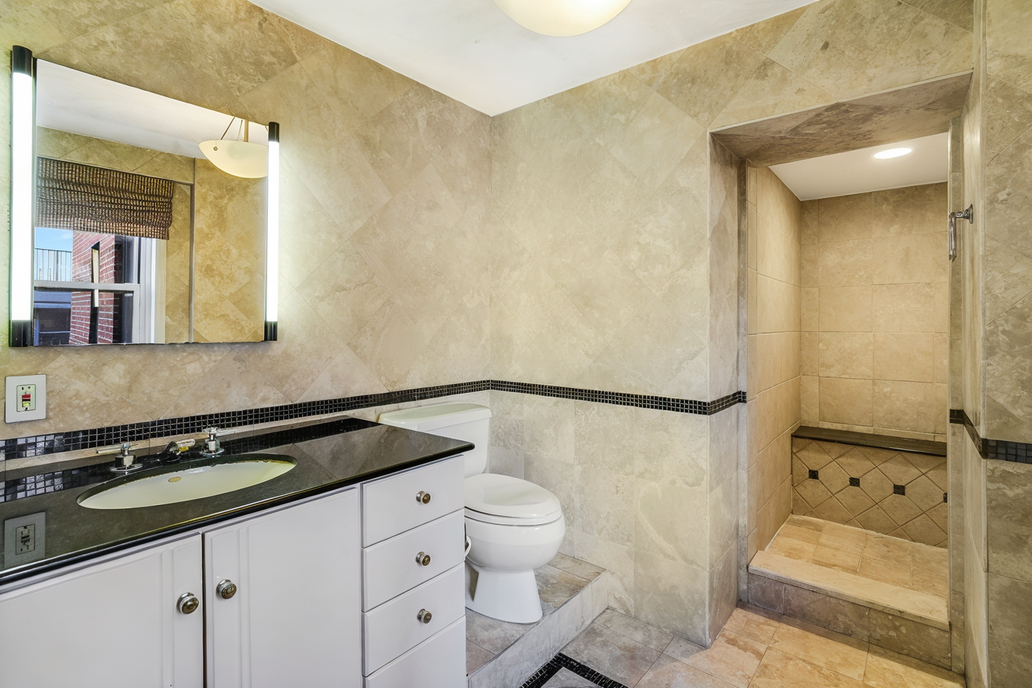 50 SUTTON Place S 14G