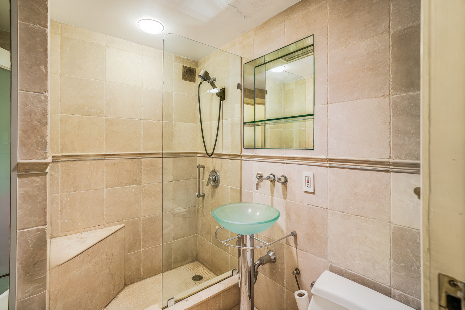 50 SUTTON Place S 14G