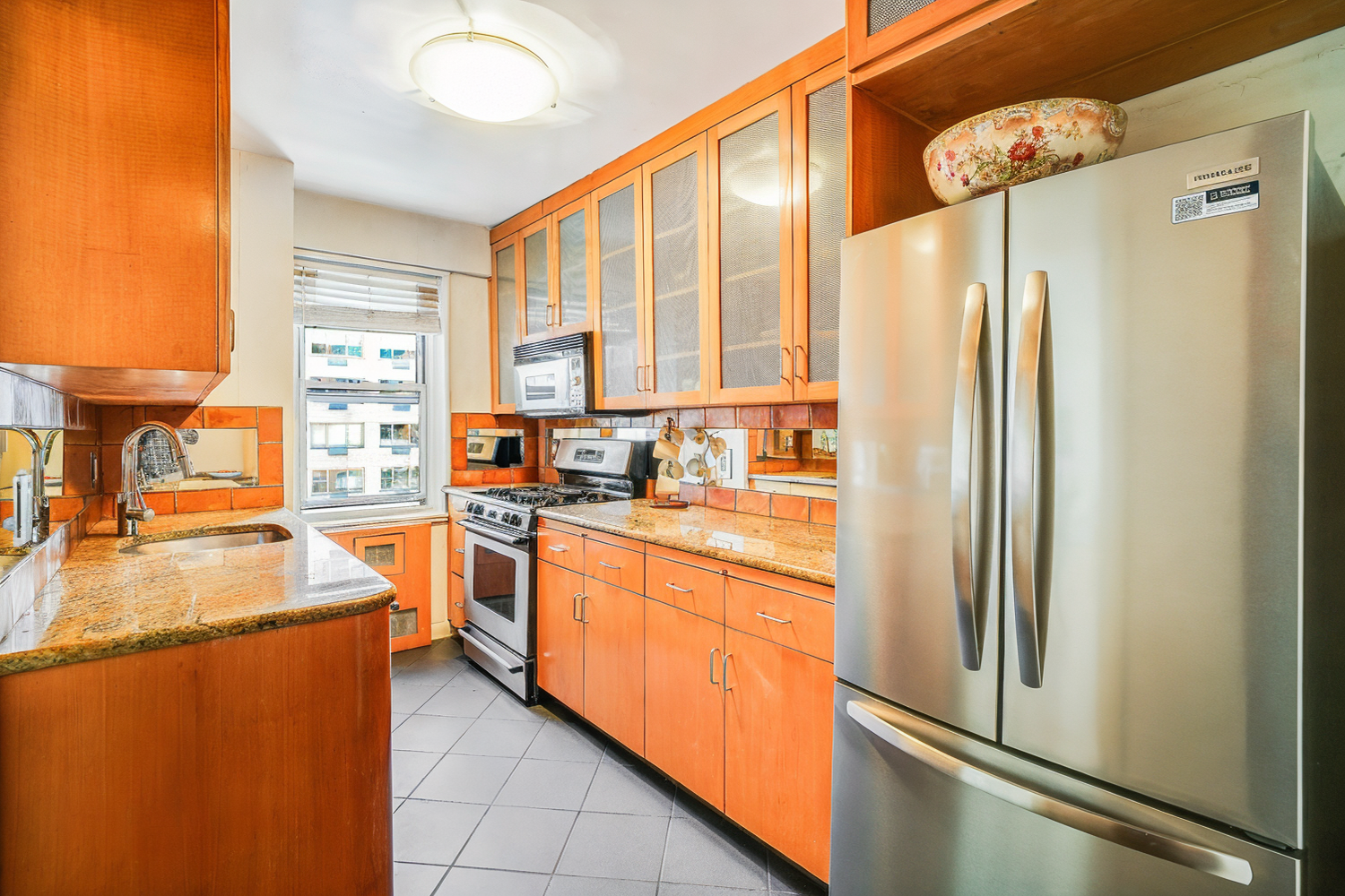 50 SUTTON Place S 14G