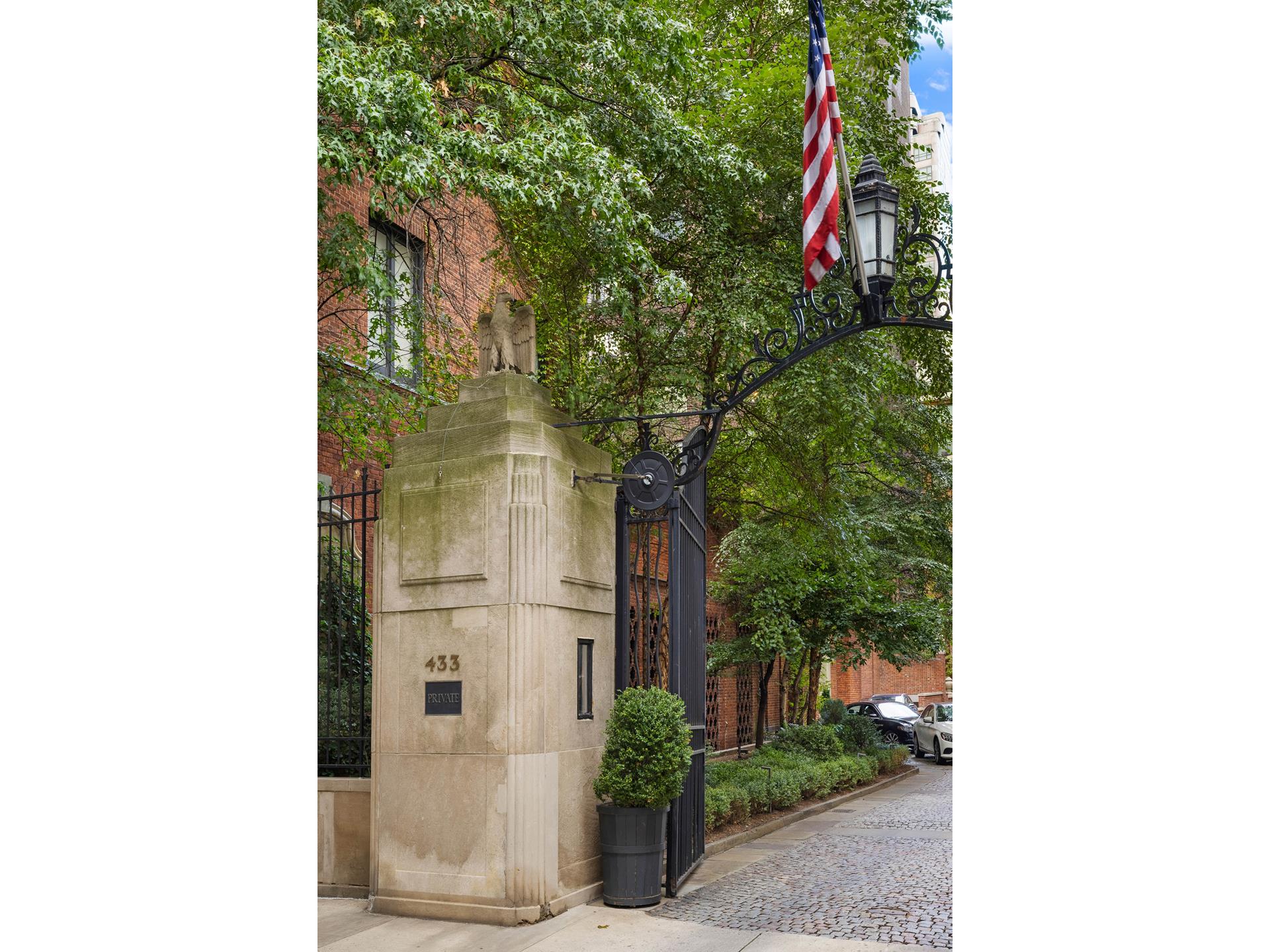 435 E 52ND Street 15A