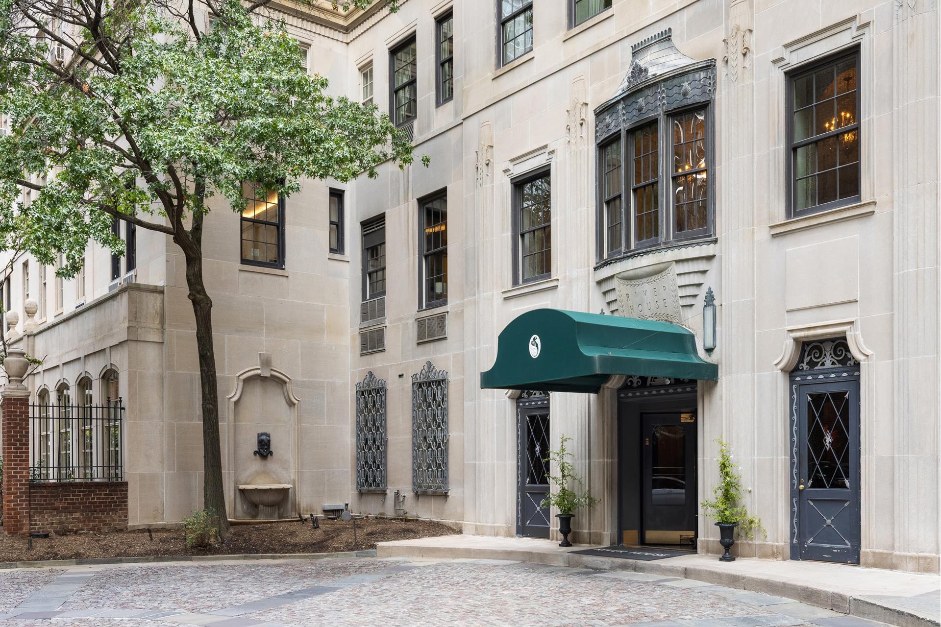 435 E 52ND Street 15A