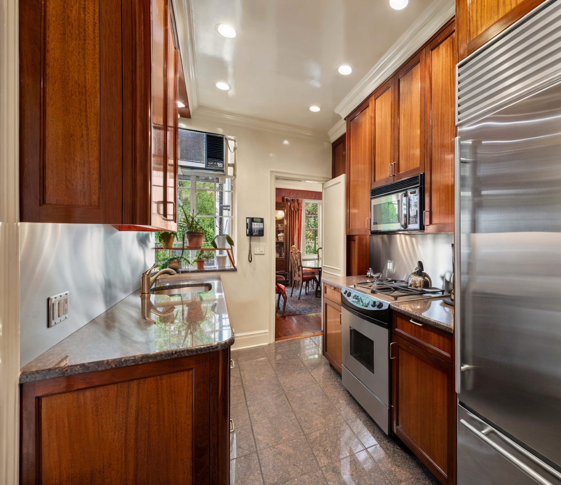 444 E 52ND Street PHN