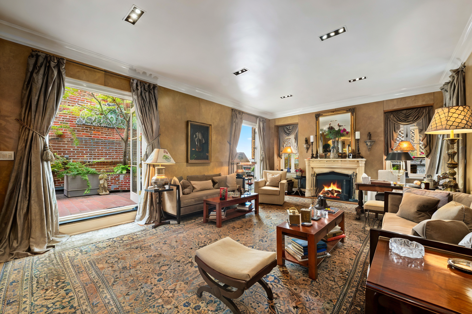 444 E 52ND Street PHN