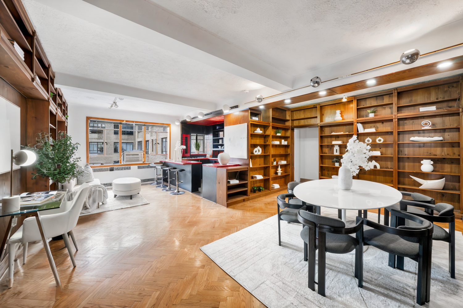 140 RIVERSIDE Drive 17LN