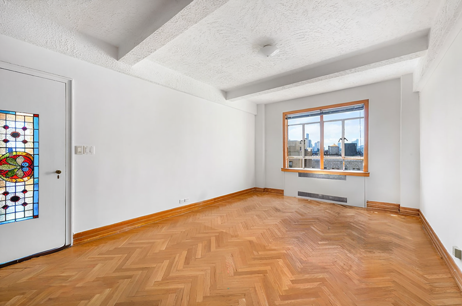 140 RIVERSIDE Drive 17LN