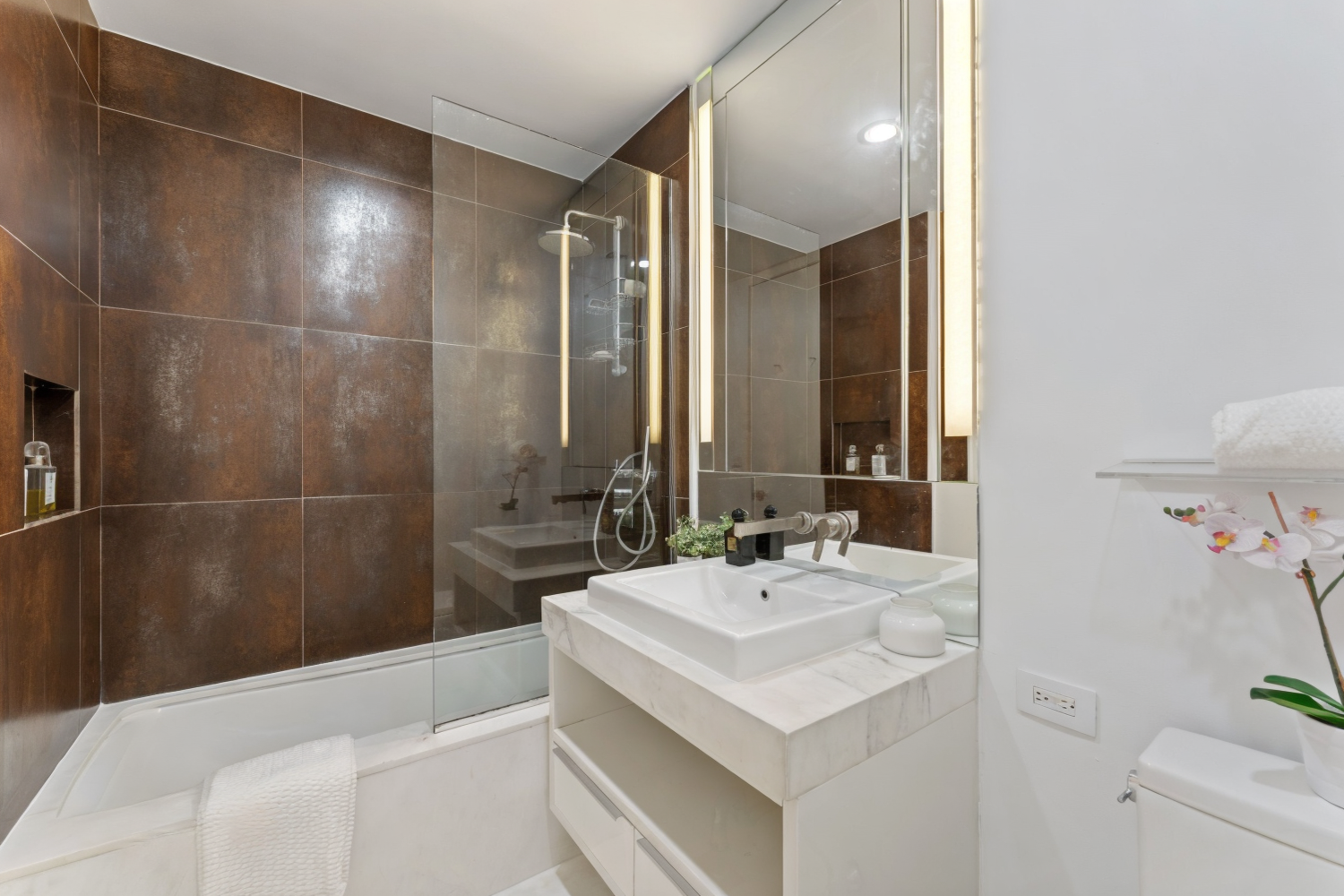 133 W 22ND Street 5J