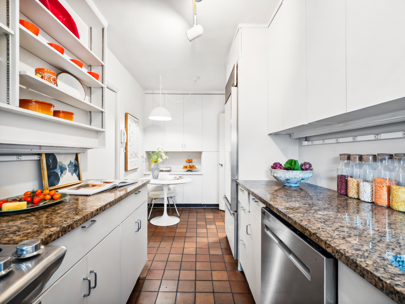 1050 5TH Avenue PHA