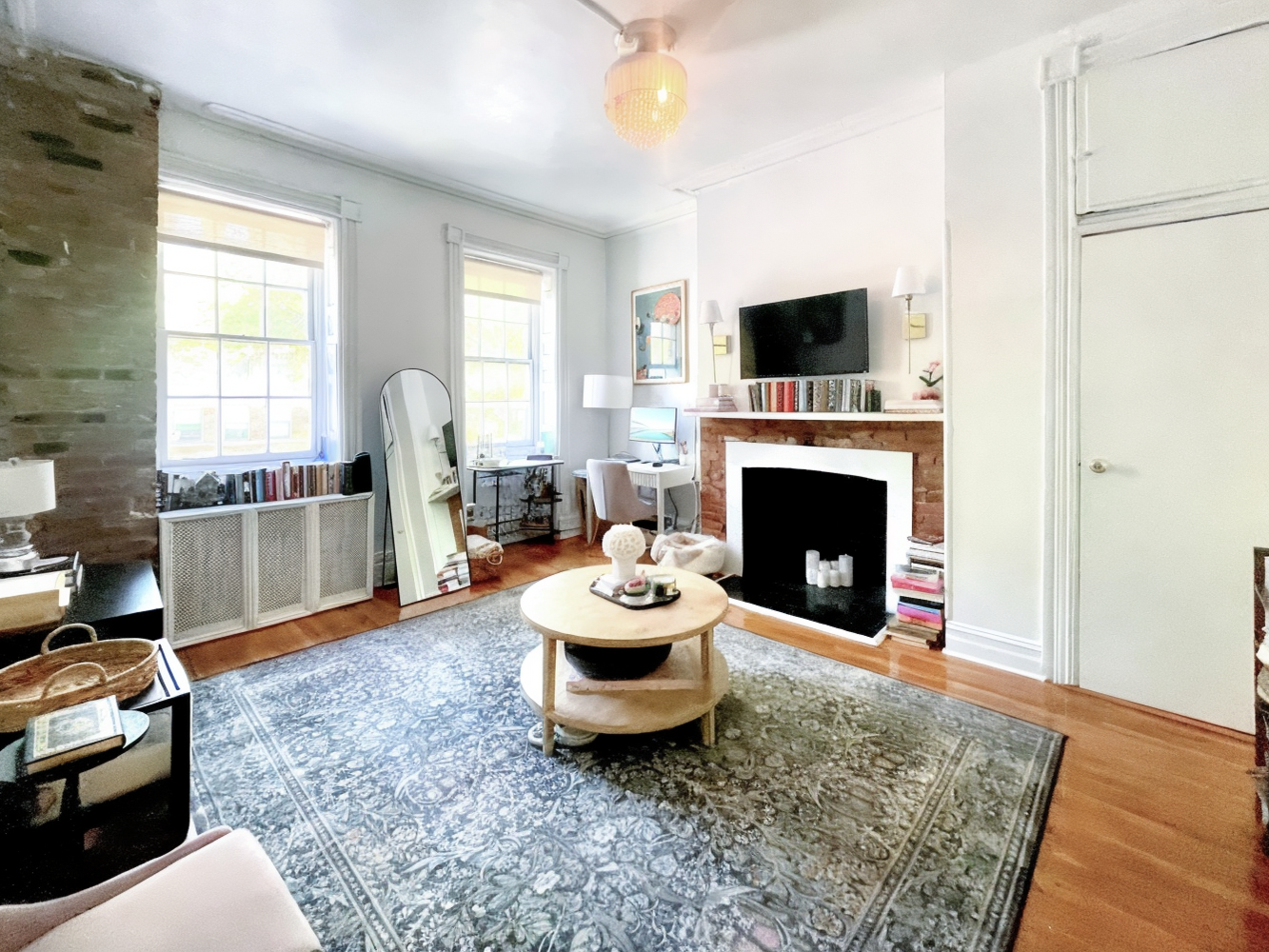 531 HUDSON Street 2F