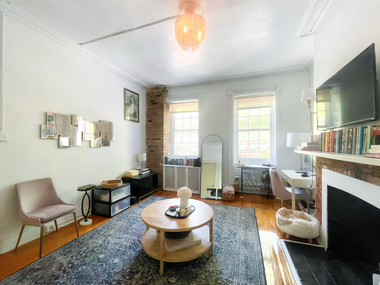 531 HUDSON Street 2F