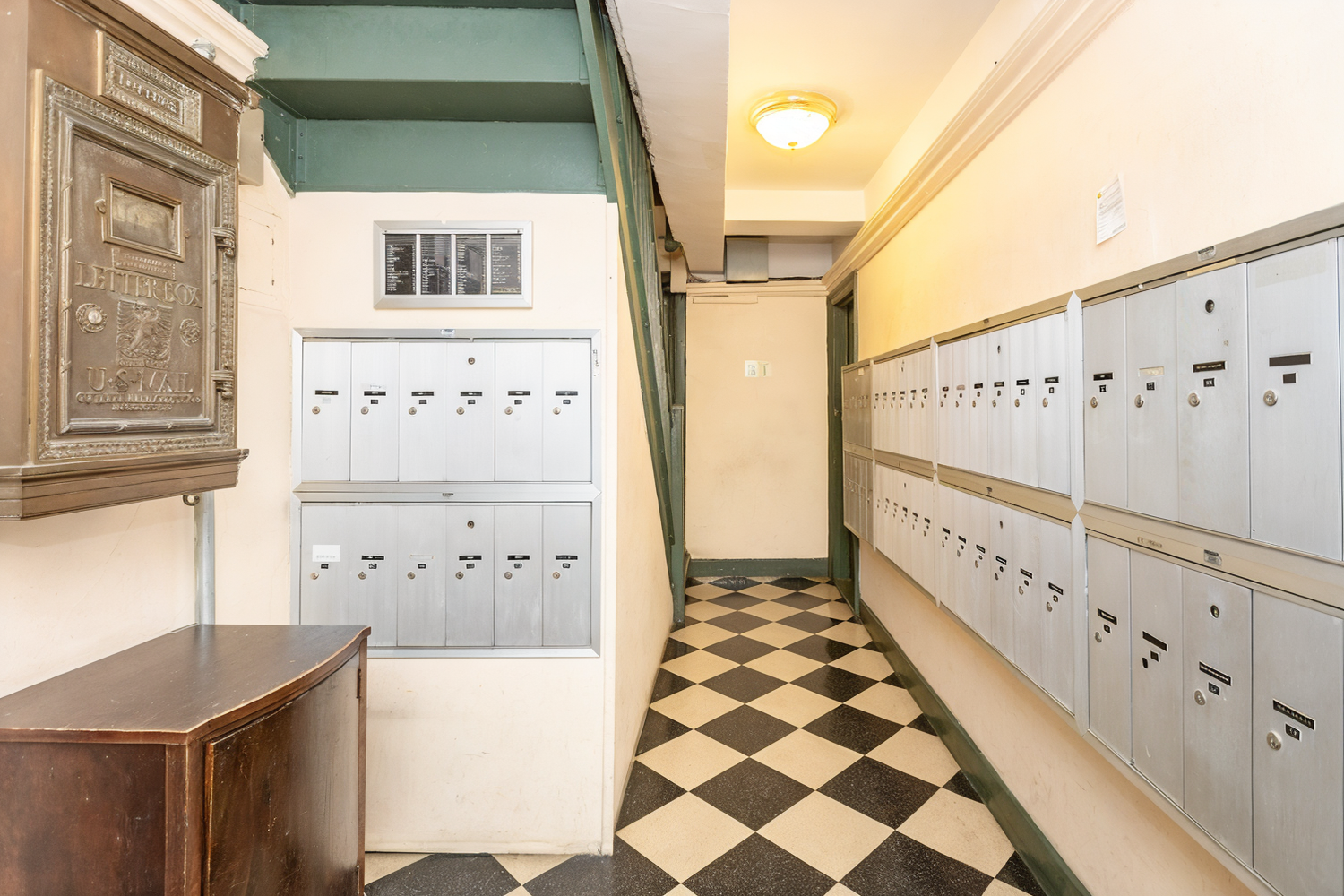 226 E 12TH Street 1F