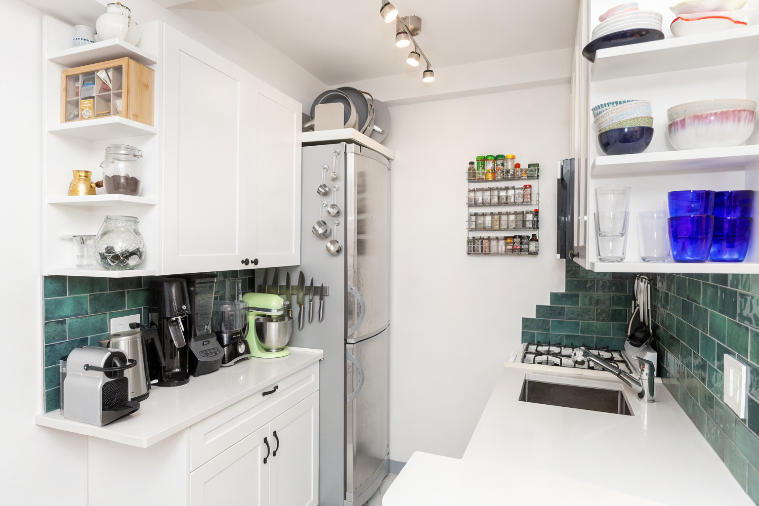 226 E 12TH Street 1F