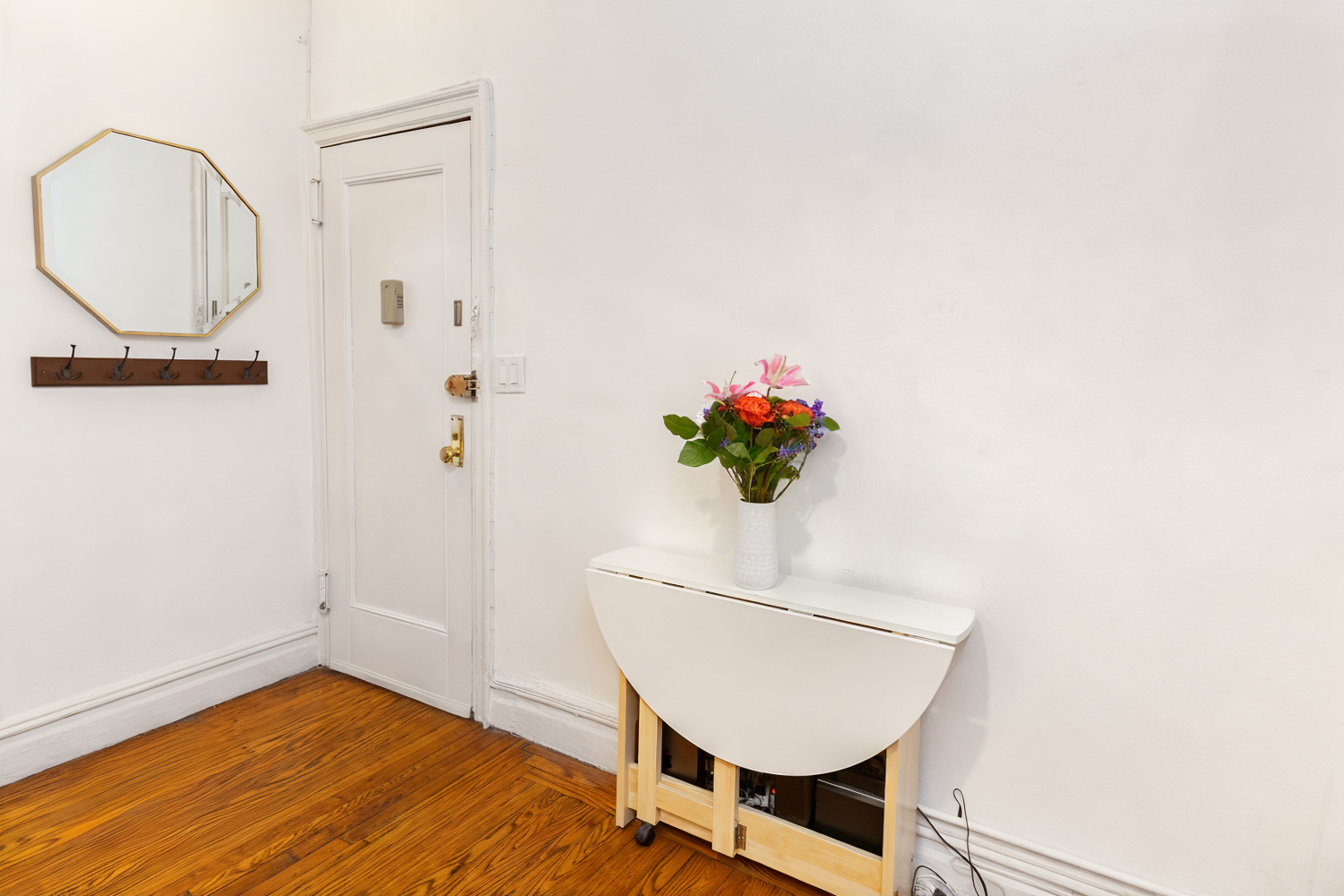 226 E 12TH Street 1F