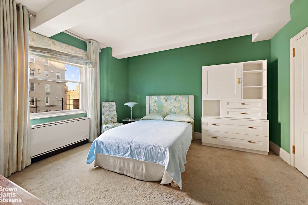 155 E 72ND Street 11/12A