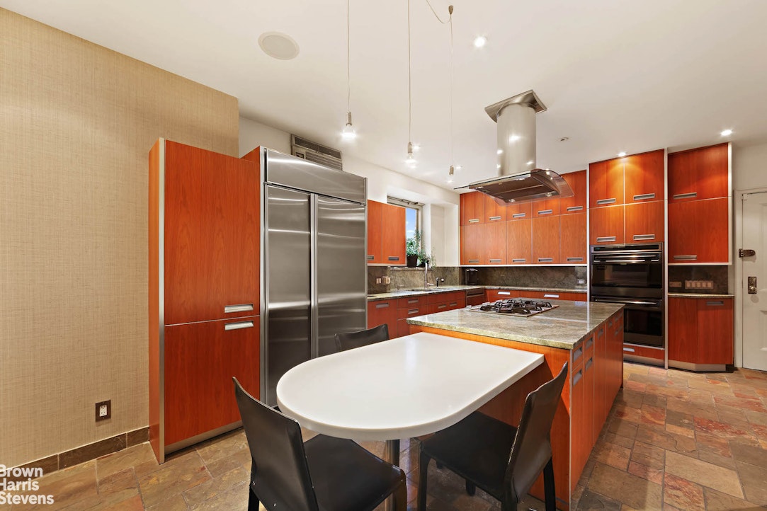 155 E 72ND Street 11/12A