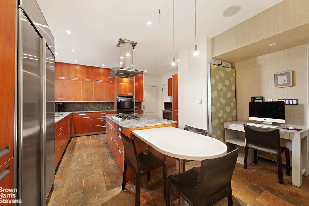 155 E 72ND Street 11/12A