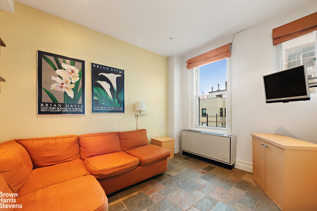 155 E 72ND Street 11/12A