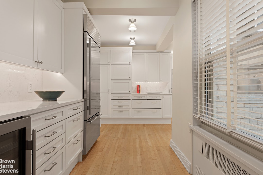 3 E 71ST Street 7/8C