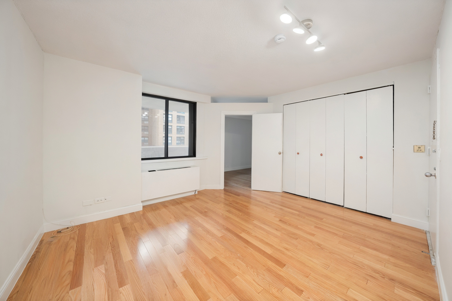 233 E 86TH Street 4A