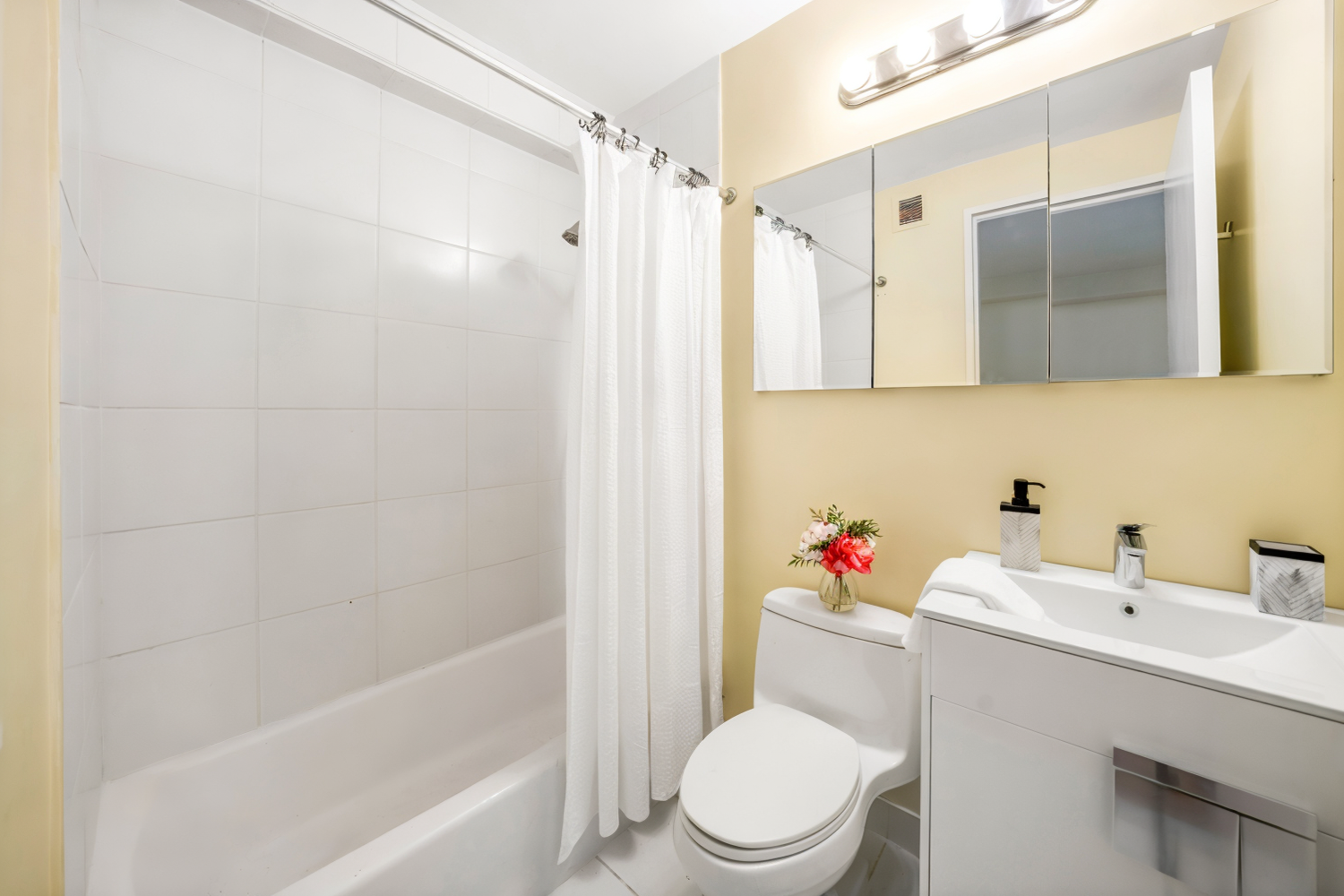 233 E 86TH Street 4A