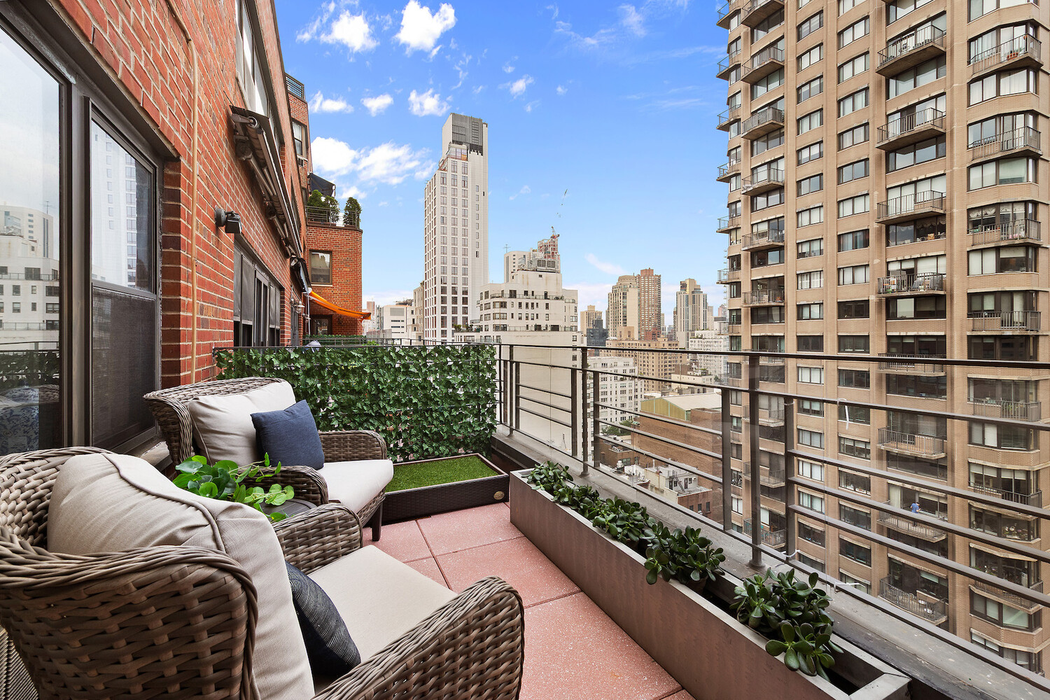 165 E 72ND Street 16D