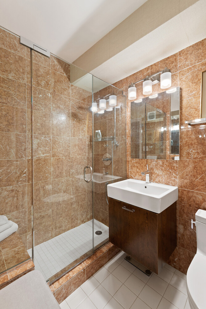 165 E 72ND Street 16D
