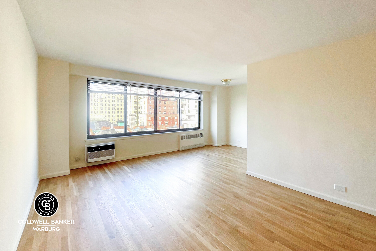 372 CENTRAL Park W 11E