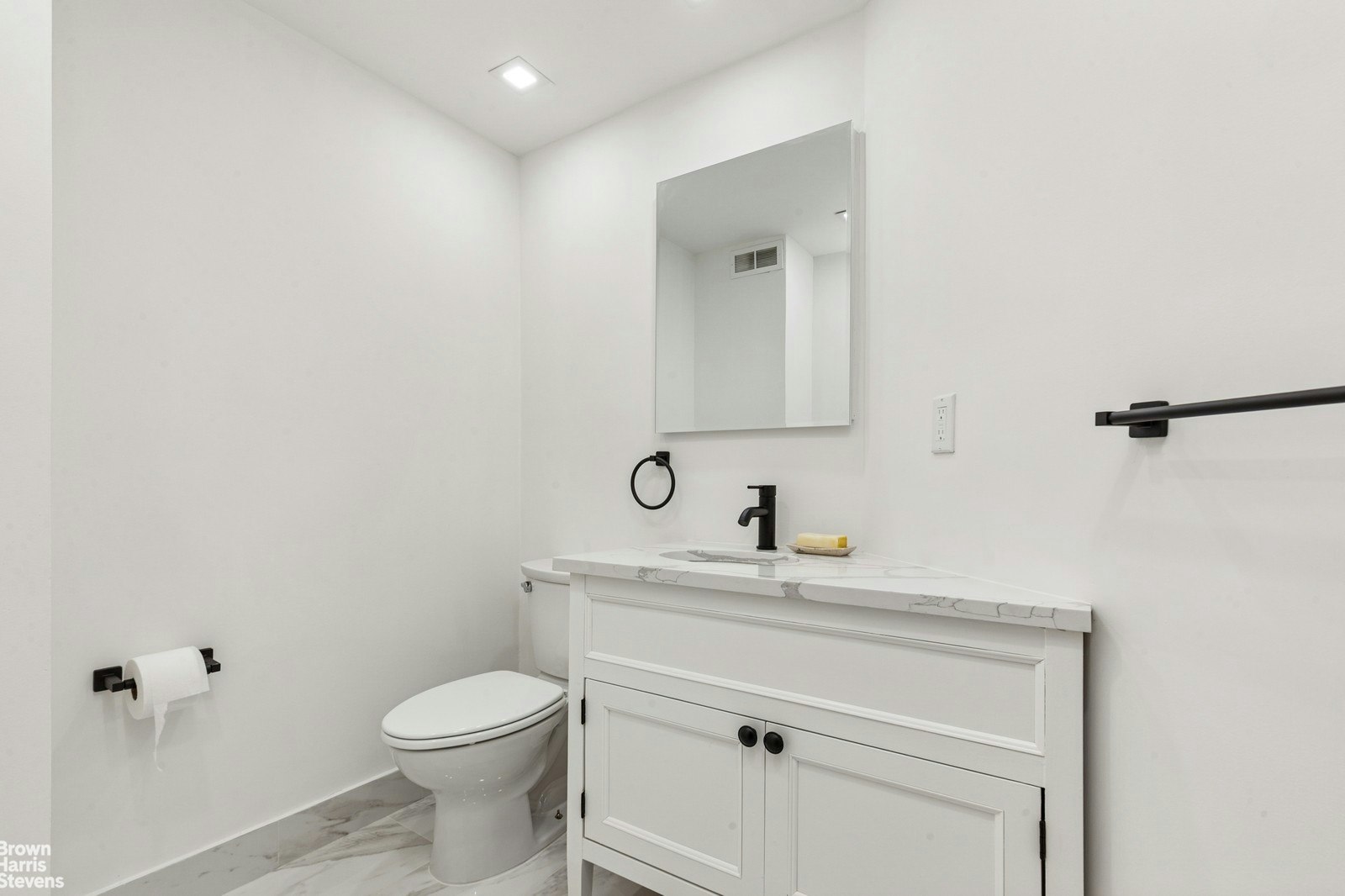 60 SUTTON Place S 3EN