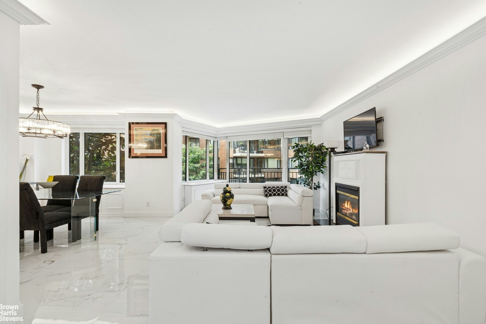60 SUTTON Place S 3EN